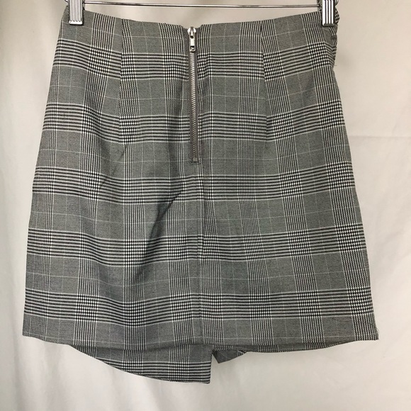 The Jetset Diaries Plaid Mini Skirt - Picture 8 of 9